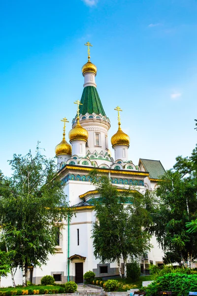 Русская церковь в центре города София, Болгария — стоковое фото