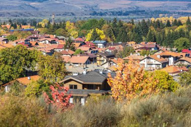 Bulgaristan 'ın Bansko kenti, eski kentin sonbahar manzarası