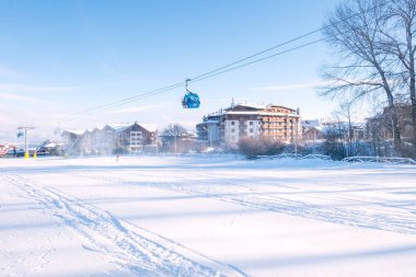 Bulgaristan 'ın kayak beldesi Bansko, teleferik kabini kaldırıyor