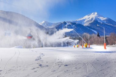Kayak merkezi Bansko, Bulgaristan, teleferik, kayak yolu