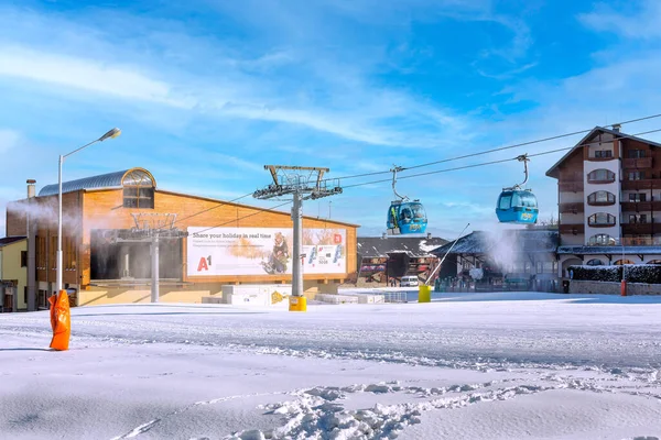 Bulgaristan 'ın kayak beldesi Bansko, gondol teleferik kulübeleri