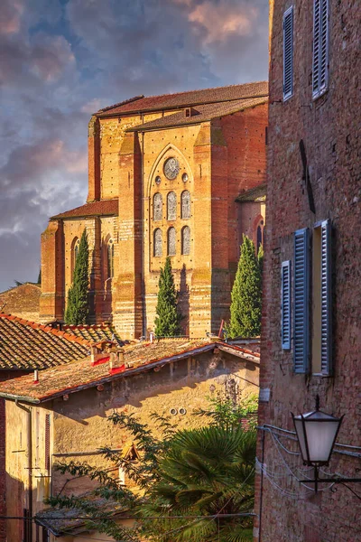 Casas del casco antiguo Siena, Toscana, Italia — Foto de Stock