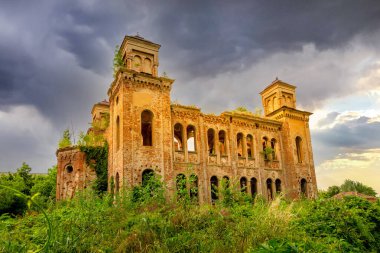 Vidin, Bulgaristan Sinagog harabeleri, renkli gökyüzü