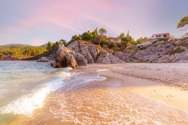 Rocas y mar en Vourvourou, Chalkidiki, Grecia —  Fotos de Stock