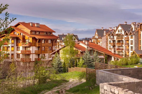 Sommerhotels panorama in Bansko, Bulgarien — Stockfoto