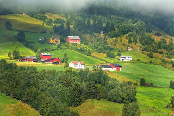 Norvégia fjord nyári falu táj — Stock Fotó