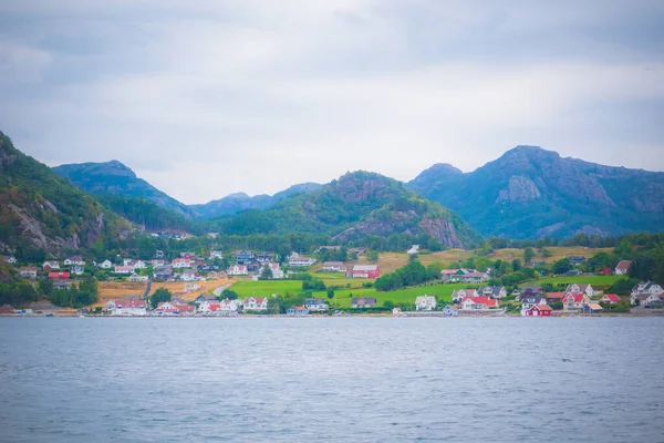 Norsko tradiční vesnice panoramatický pohled — Stock fotografie