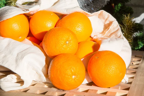 Mnoho čerstvých surovin pomeranče — Stock fotografie