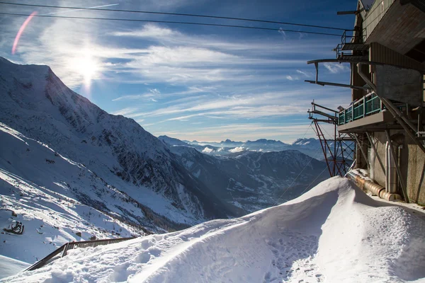 A vista da montanha a partir da estação do Aiguille du Midi em Chamonix — Fotografia de Stock