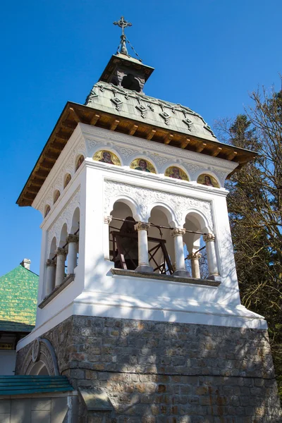 Bell tower di Sinaia Monastery, Romania — Stok Foto