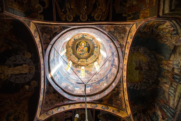 Innendetails der alten Kirche im Kloster Sinaia, Rumänien — Stockfoto