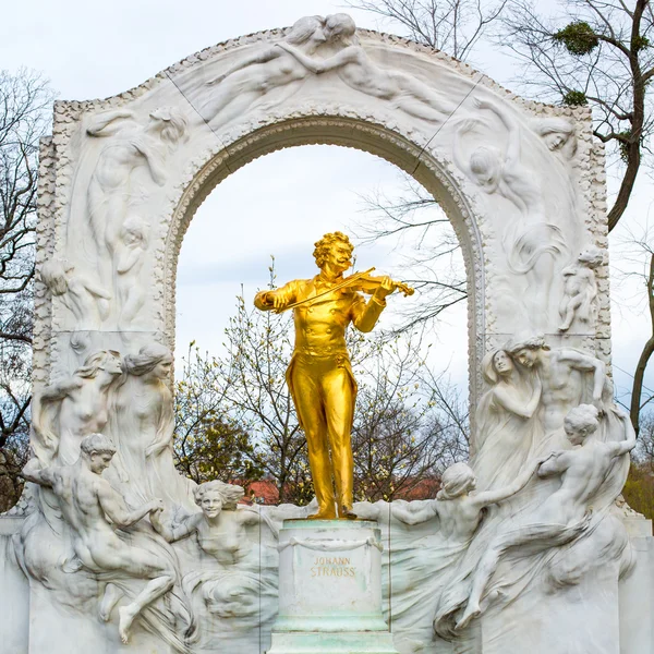 Estatua de Johann Strauss, Stadtpark en Viena, Austria — Foto de Stock