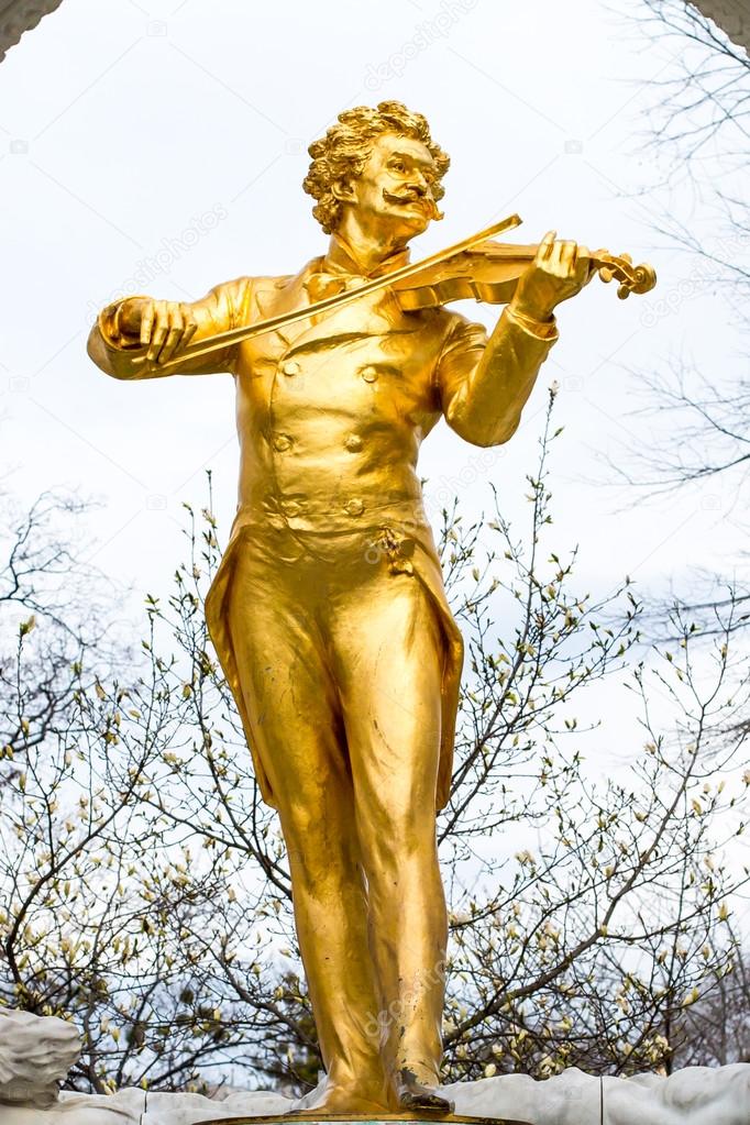 Close up statue of Johann Strauss,  Stadtpark in Vienna, Austria