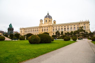 Güzel Sanatlar Müzesi ve İmparatoriçe Maria Theresa Viyana'da tasvir eden heykel