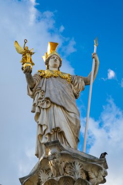 Pallas Athena Brunnen Viyana, Avusturya'da bina Parliament yakınındaki heykeli