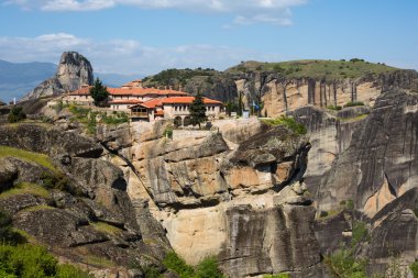 Meteora cliff, Yunanistan üzerinde Agios Stefanos St Stefan manastır