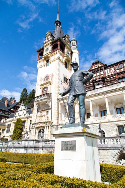 Statue of Carol I, king of Romania, in front of Peles Castle, Romania — Stock Photo, Image