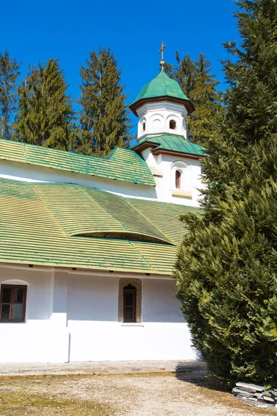 Vista parcial da antiga igreja no Mosteiro do Sinaia, Roménia — Fotografia de Stock
