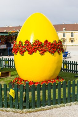 Büyük sarı Paskalya yumurta Viyana holiday Market