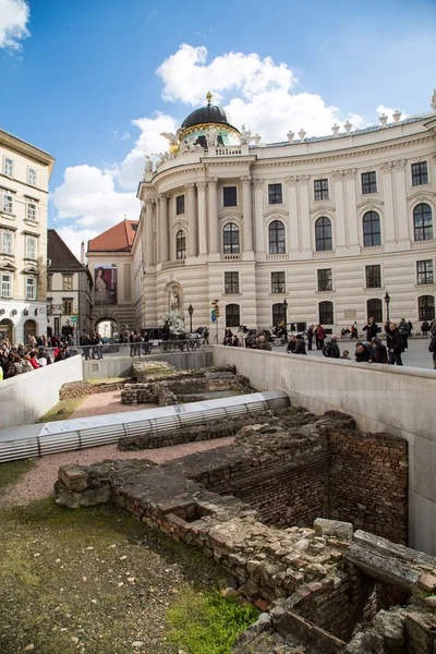 Michaelerplatz in wien mit römischen und mittelalterlichen resten — Stockfoto