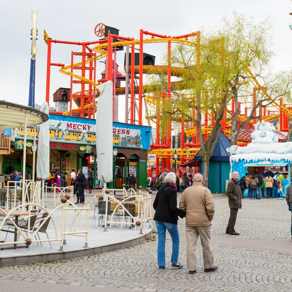 Attraktion innerhalb des Prater-Vergnügungsparks in Wien — Stockfoto