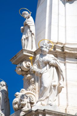 Holy Trinity sütun ayrıntılarını Matthias Church Budapeşte civarındaki oteller