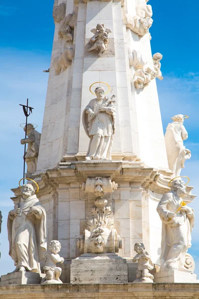 Detalles de Columna de la Santísima Trinidad cerca de la iglesia Matthias en Budapest — Foto de Stock