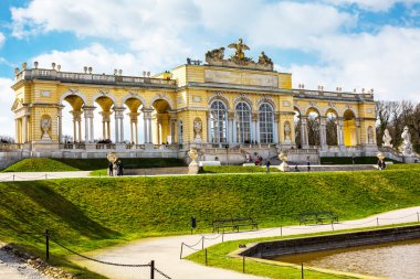 The Gloriette in the Schonbrunn Garden, Viyana, Avusturya