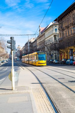 Budapeşte, Macaristan için sarı modern tramvay
