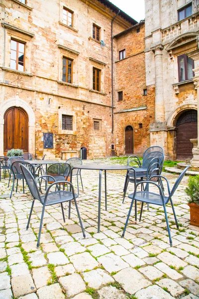 Empty tables at cafe in Montepulcino - Tuscany, Italy — Zdjęcie stockowe