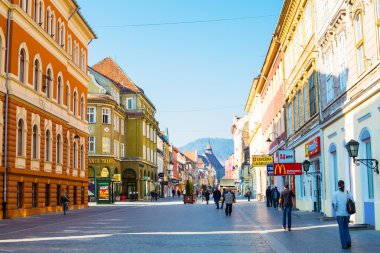 Brasov, Romanya şehir, yaya Republicii Caddesi.