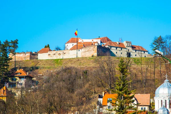 La famosa ciudadela fortaleza medieval en Rupea, Brasov, Rumania —  Fotos de Stock