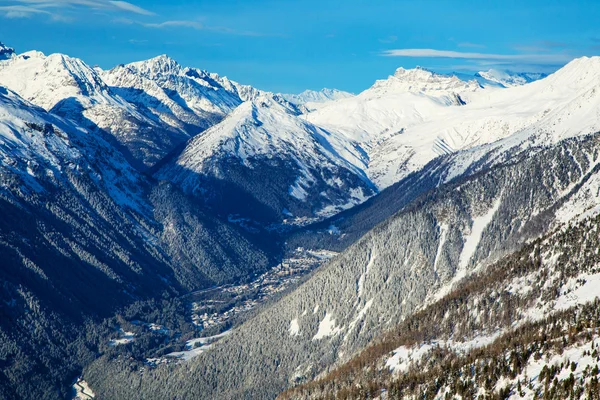 Mountain scape och Chamonix town Visa från stationen i Aiguille du Midi — Stockfoto