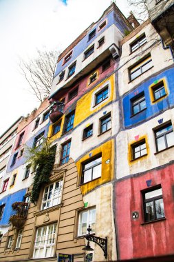 Avusturya, Viyana 'daki Hundertwasser evinin manzarası