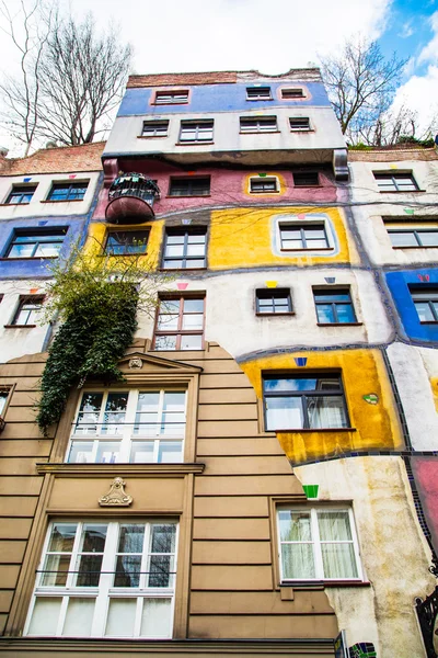 La vista della casa Hundertwasser a Vienna, Austria — Foto Stock