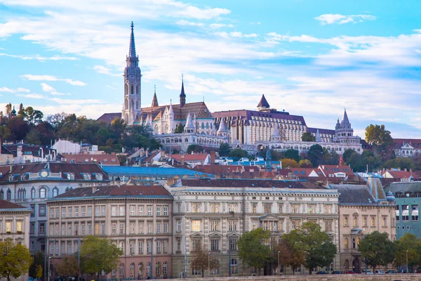 Panorama St Matthias kilise ile Budapeşte'Buda bölümünün