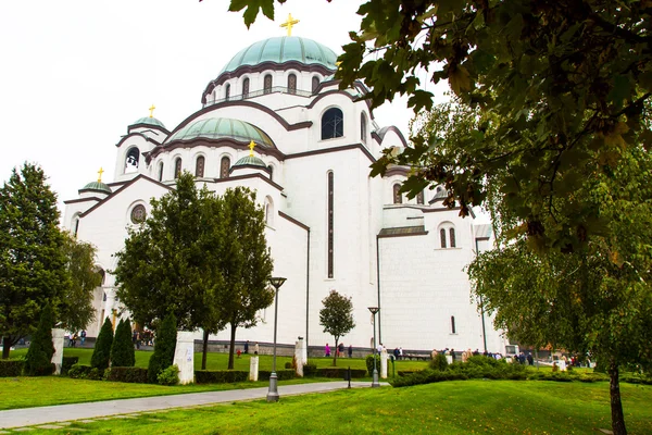 セルビア・ベオグラードの中心部にある聖サヴァ教会 — ストック写真