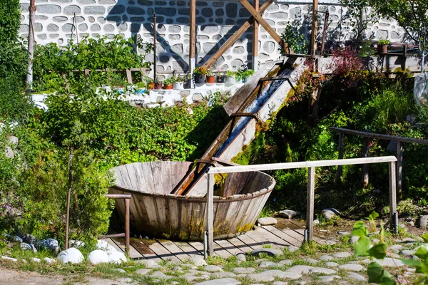 Bulgarische valevica. traditionelle natürliche Waschmaschine im alten Stil — Stockfoto