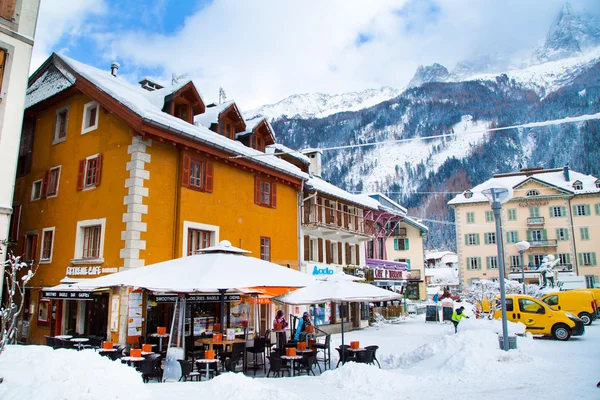 Cafe, Restaurant in het centrum van de stad, Chamonix, Frankrijk — Stockfoto