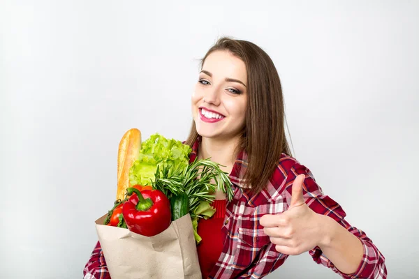 Frau mit frischem Essen, Gemüse — Stockfoto