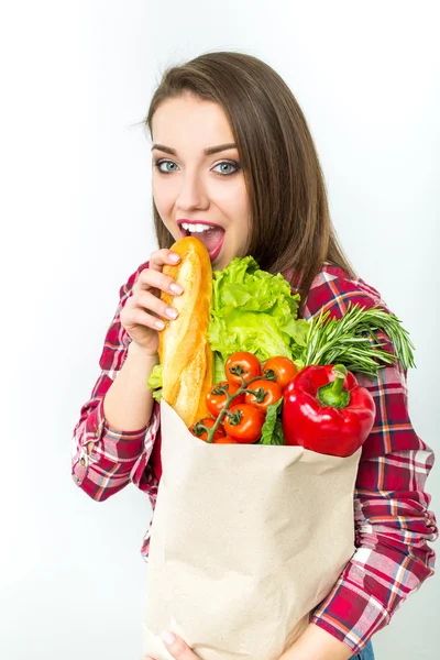 Frau mit frischem Essen, Gemüse — Stockfoto