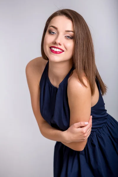 Modemodel mit glattem Haar — Stockfoto