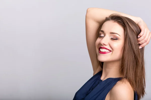 Modelo de moda com cabelo liso — Fotografia de Stock