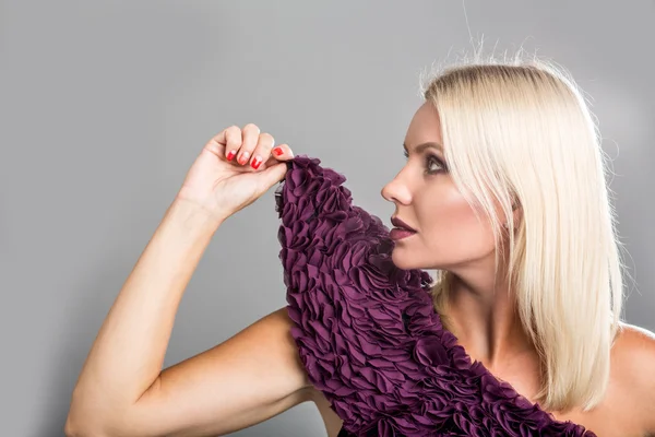 Portrait of a beautiful blonde woman — Stock Photo, Image