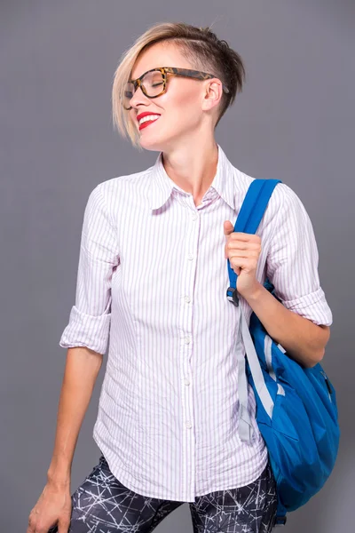 Portret van de jonge blonde Kaukasische vrouw — Stockfoto