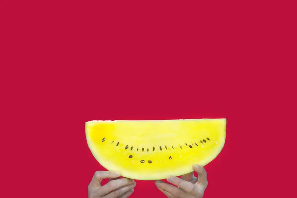 Female Hand Piece Juicy Watermelon Color Background — Stock Photo, Image