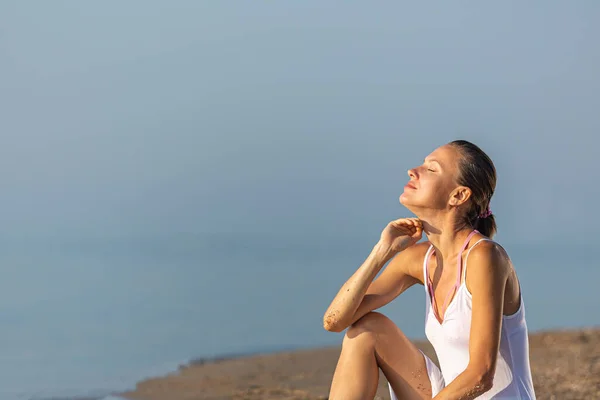 Beautiful Elegant Woman Beach — Stock Photo, Image