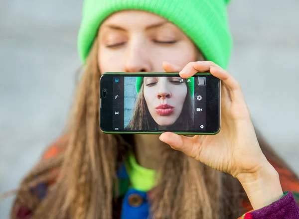 Selfie joven hipster mujer —  Fotos de Stock