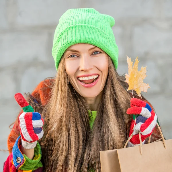 Schöne Shoppingfrau — Stockfoto