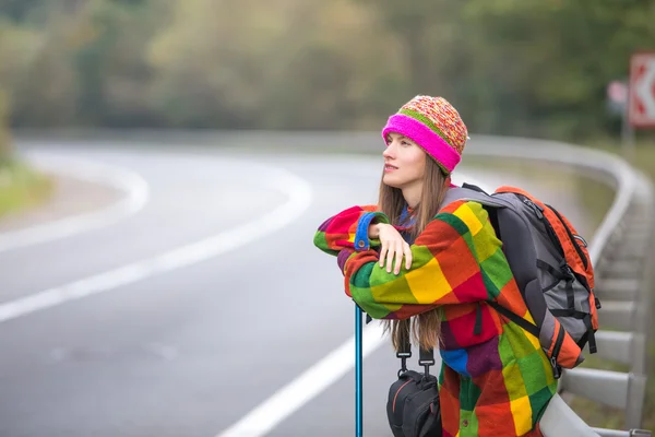 Beautiful young woman traveling — Stock Photo, Image